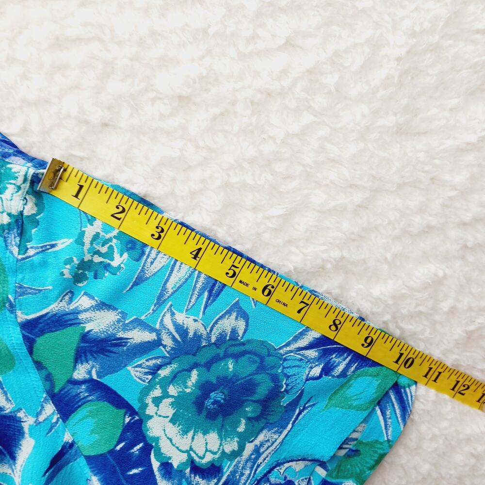 Blouse Blue Floral MOP Button Tropical Coastal Cool Hibiscus Plumeria Cruise 1X - Picture 5 of 7